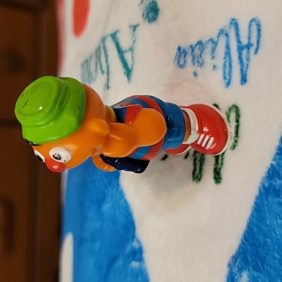 Vintage Ernie with binoculars PVC Figure Sesame Street Cake Topper - Picture 4 of 5